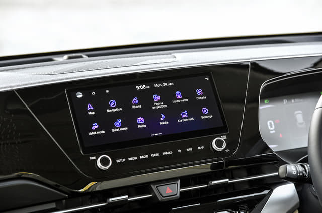 10.25-inch touchscreen is slick in its operation. Image - 5273
